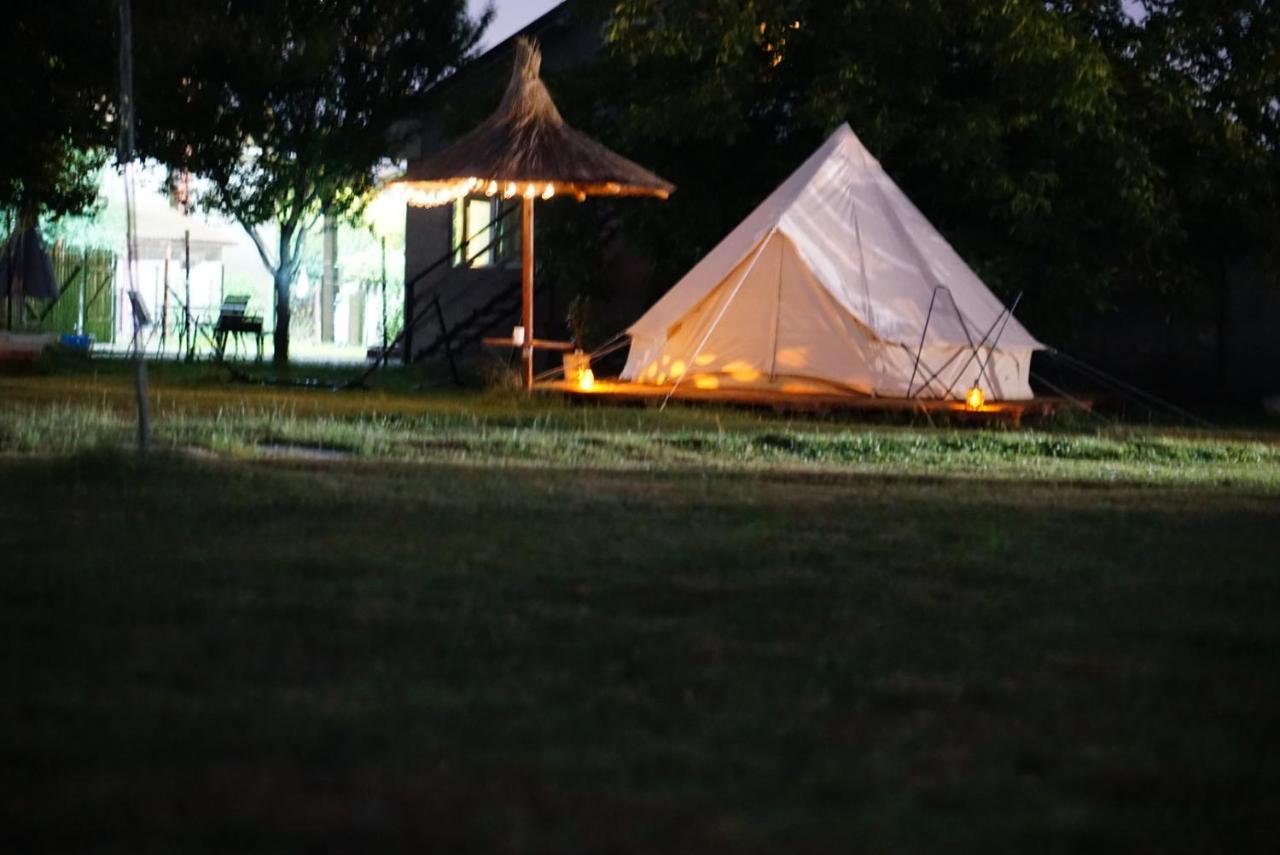 Luna Glamping Тузла Екстериор снимка