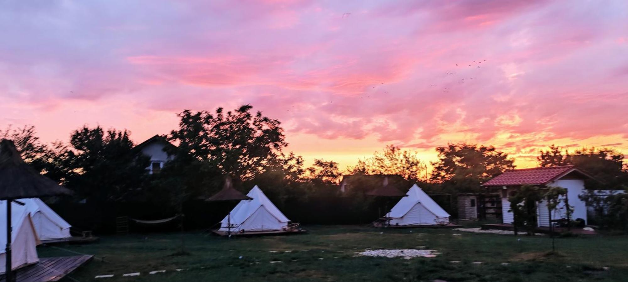Luna Glamping Тузла Екстериор снимка
